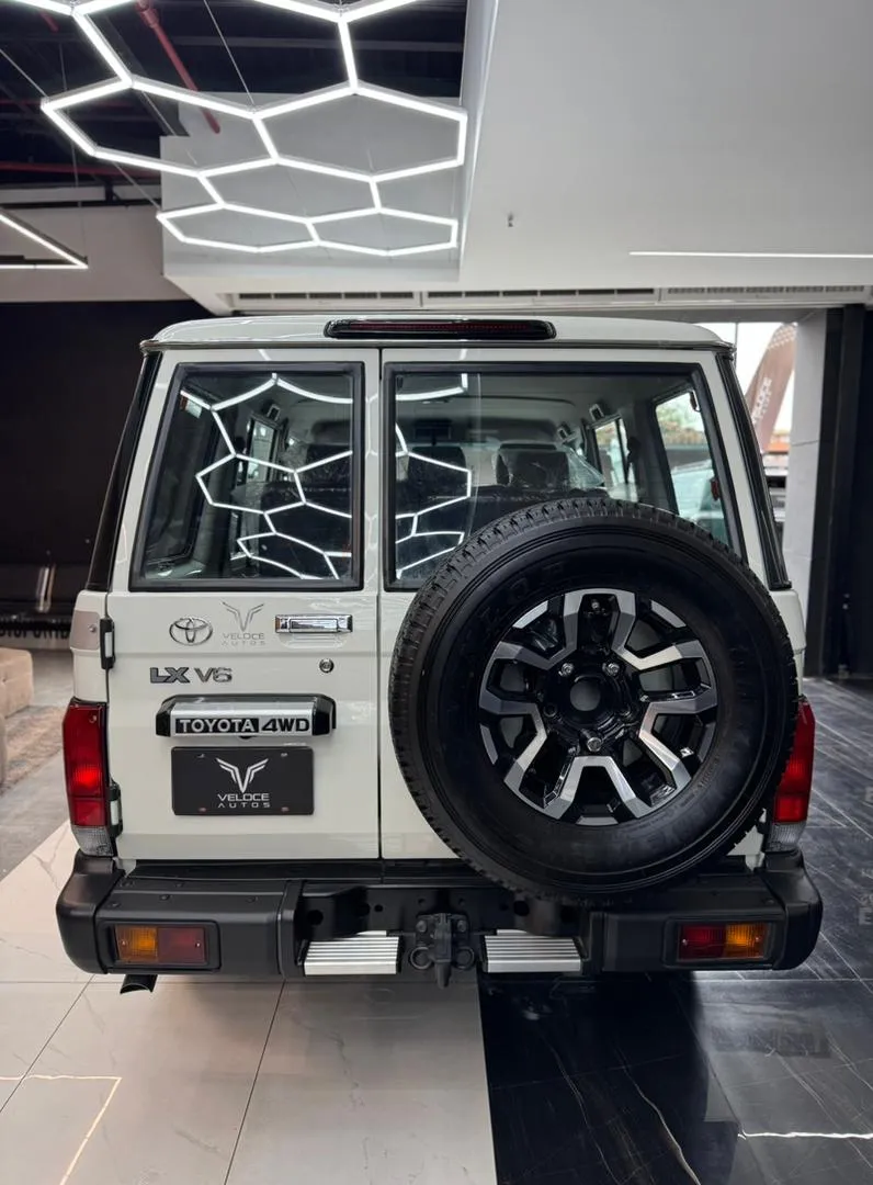 Toyota Land Cruiser 76 LX 2025 Blanco Caracas