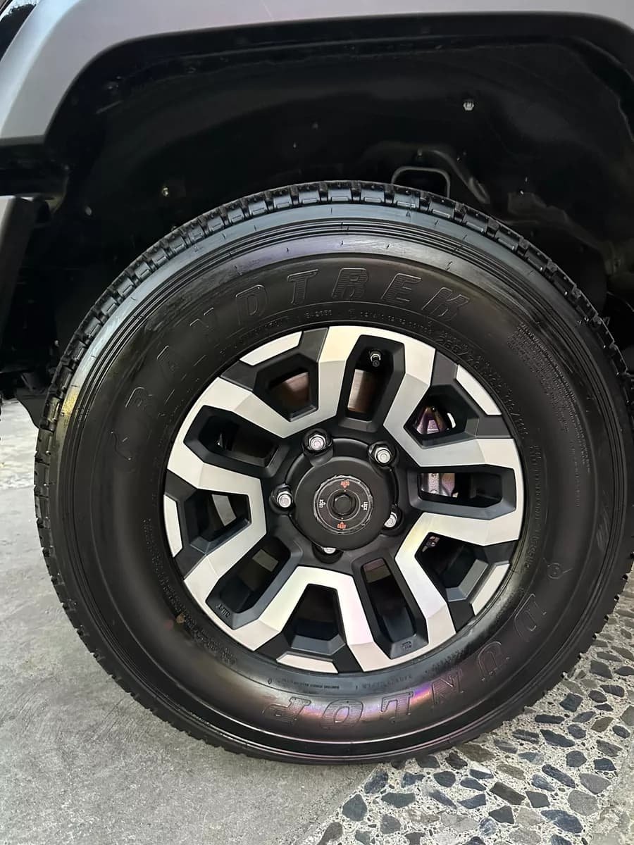 Toyota Lc76 Automático Modelo 2024