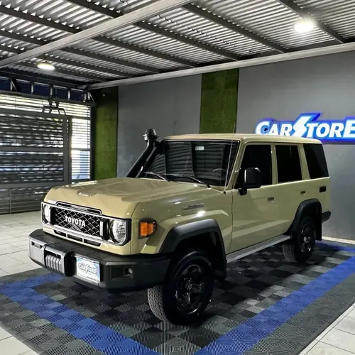 Toyota Land Cruiser 76 Machito LX 2024 Beige Caracas