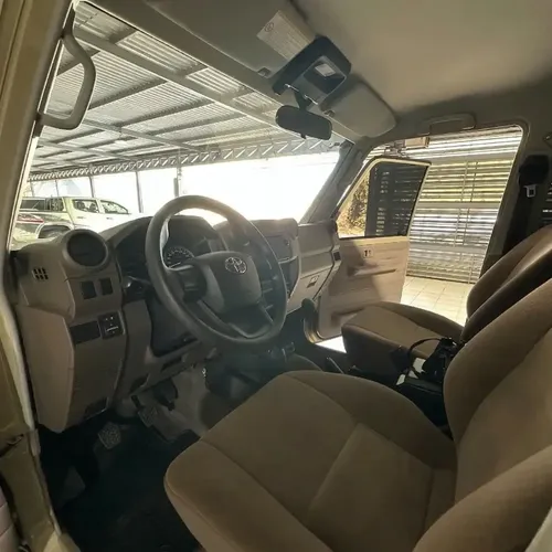 Toyota Land Cruiser 76 Machito LX 2024 Beige Caracas