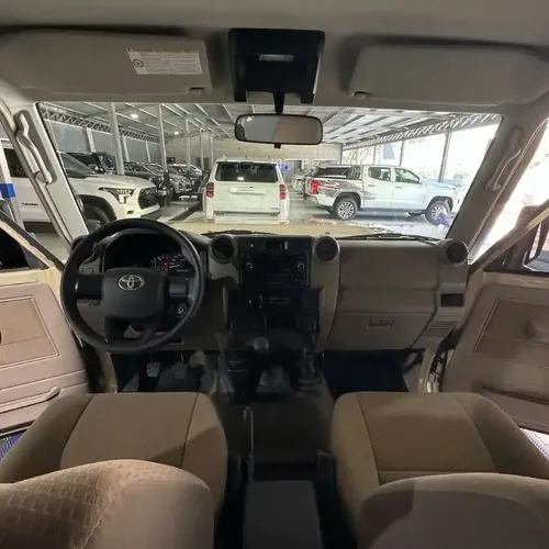 Toyota Land Cruiser 76 Machito LX 2024 Beige Caracas