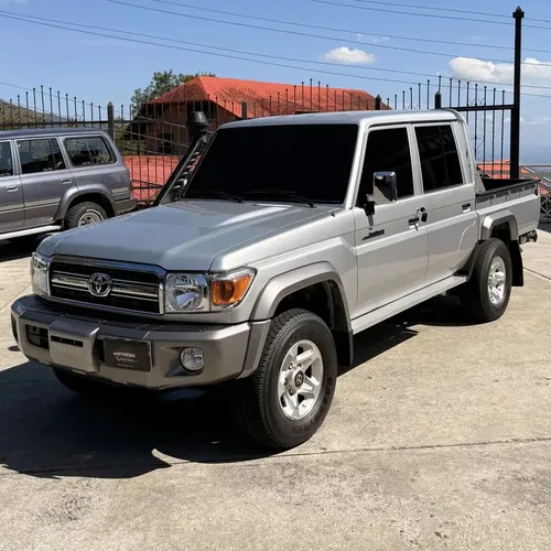 Toyota Land Cruiser 79 2023 Plateado La Colonia Tovar