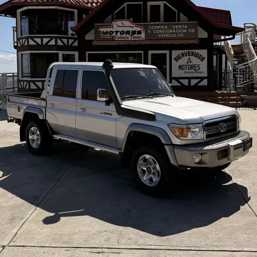 Toyota Land Cruiser 79 2023 Plateado La Colonia Tovar