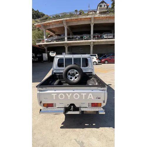 Toyota Land Cruiser 79 2023 Plateado La Colonia Tovar
