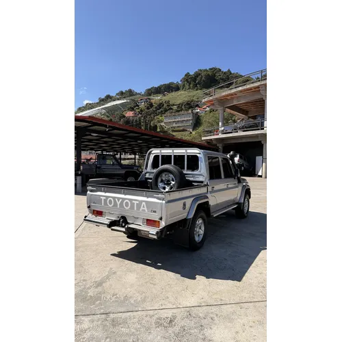 Toyota Land Cruiser 79 2023 Plateado La Colonia Tovar