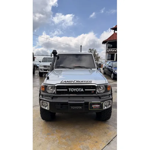 Toyota Land Cruiser 79 2024 Plateado La Colonia Tovar
