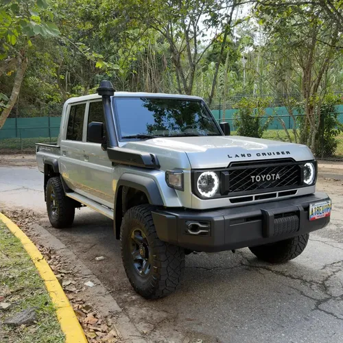 Toyota Land Cruiser 79 2024 Gris Caracas