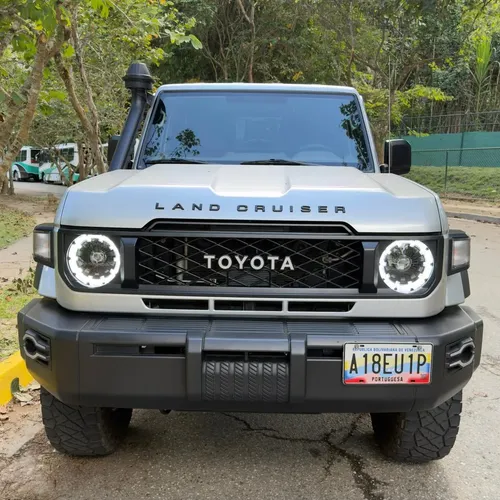 Toyota Land Cruiser 79 2024 Gris Caracas