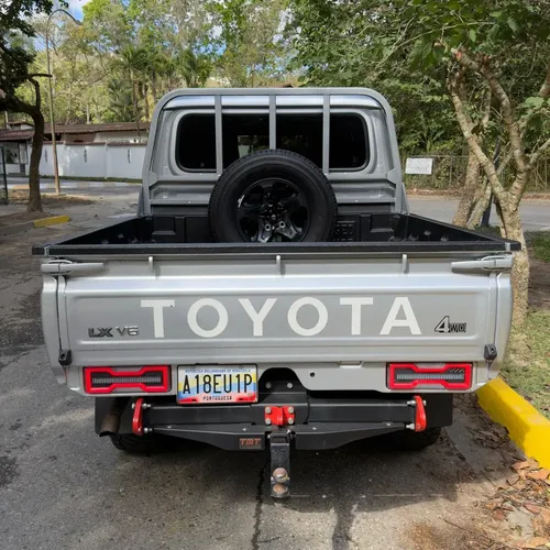Toyota Land Cruiser 79 2024 Gris Caracas