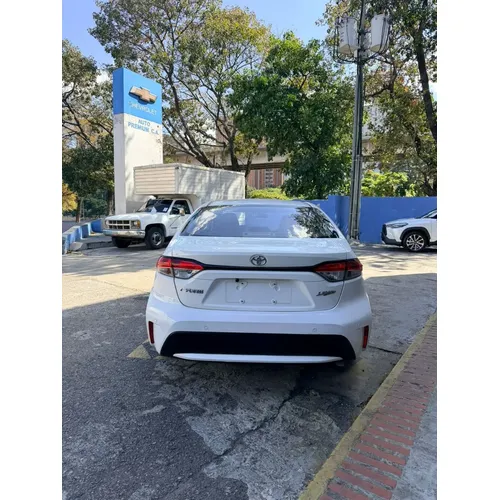 Toyota Levin 2022 Blanco Caracas