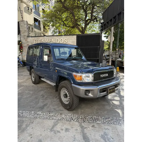 Toyota Lonvang 2022 Azul Caracas