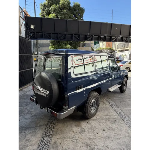 Toyota Lonvang 2022 Azul Caracas
