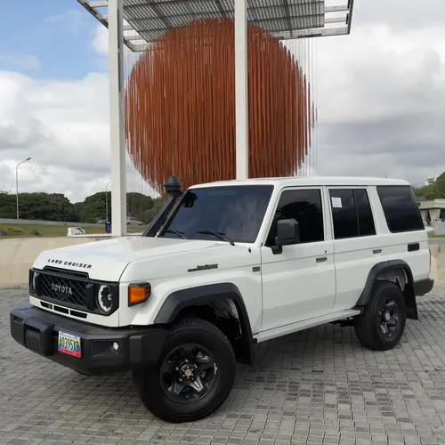 Toyota Land Cruiser Machito 2026 Blanco Caracas