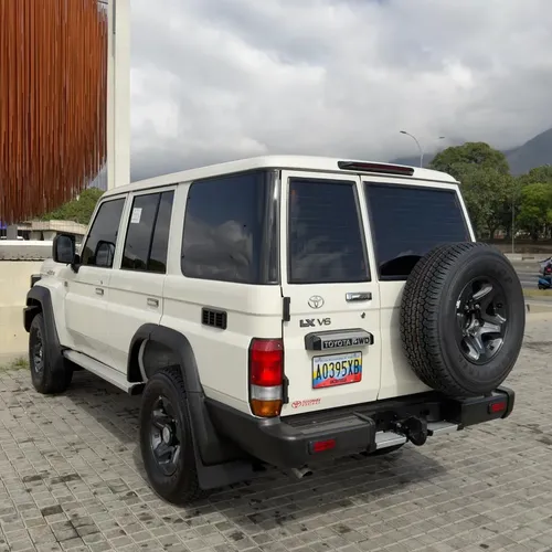 Toyota Land Cruiser Machito 2026 Blanco Caracas