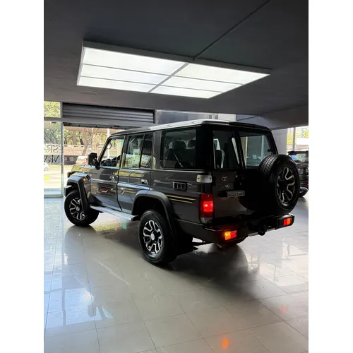Toyota Land Cruiser Machito LX 2025 Gris Caracas