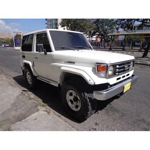 Toyota Land Cruiser Macho 2000 Blanco Barquisimeto