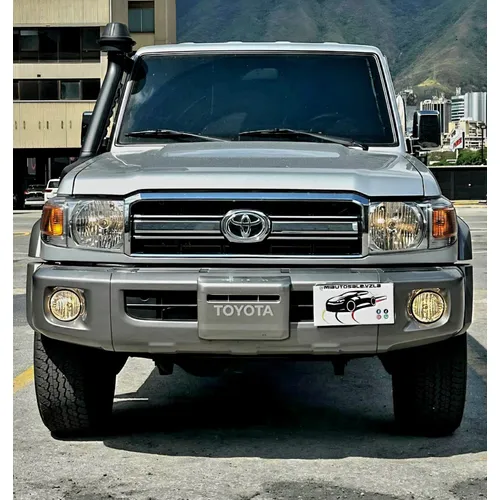 Toyota Land Cruiser Machito LX 2023 Gris Caracas