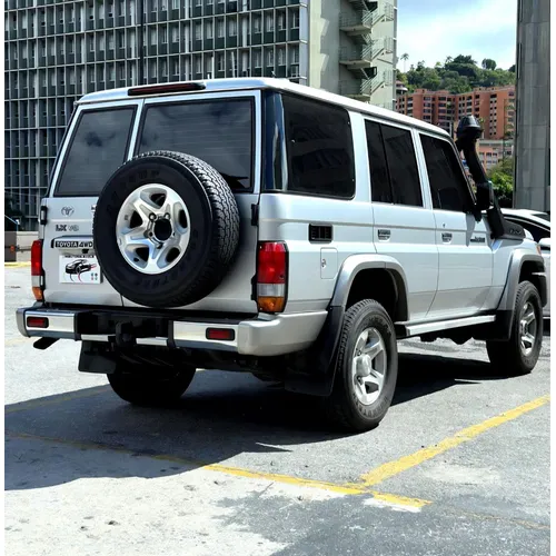 Toyota Land Cruiser Machito LX 2023 Gris Caracas