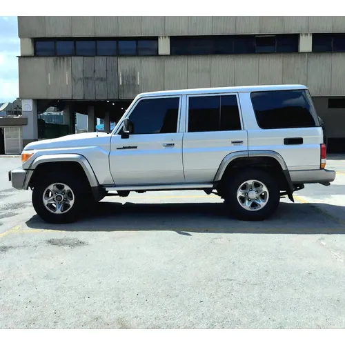 Toyota Land Cruiser Machito LX 2023 Gris Caracas