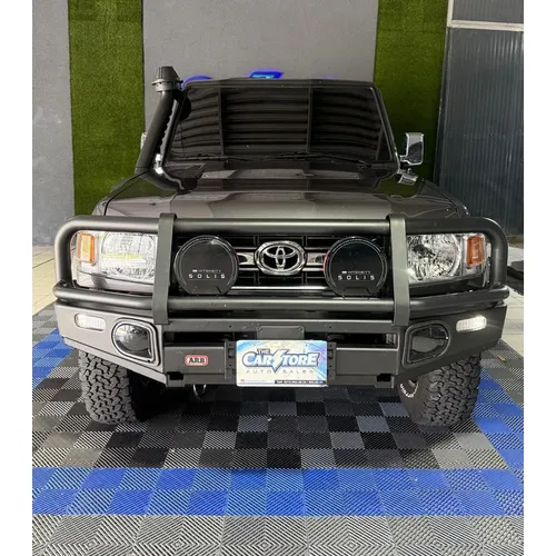 Toyota Land Cruiser 76 Machito LX 2022 Gris Caracas