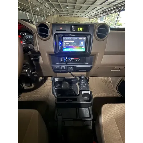 Toyota Land Cruiser 76 Machito LX 2022 Gris Caracas