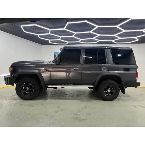 Toyota Land Cruiser 76 Machito LX 2024 Gris Ciudad Guayana