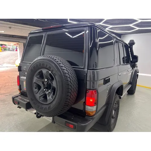 Toyota Land Cruiser 76 Machito LX 2024 Gris Ciudad Guayana