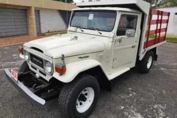 Toyota Macho Estacas