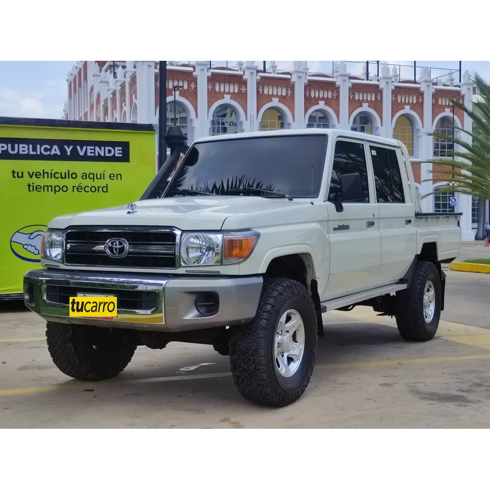 Toyota Land Cruiser 76 LX 2021 Gris Caracas