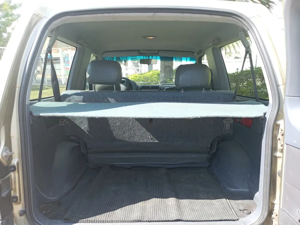 Toyota Meru 2008 Gris Maracay