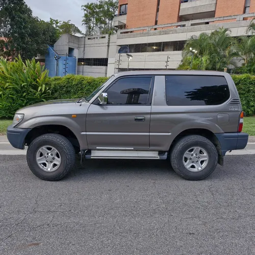 Toyota Meru 2007 Gris Caracas