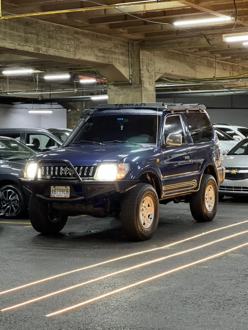Toyota Meru 2005 Azul Caracas