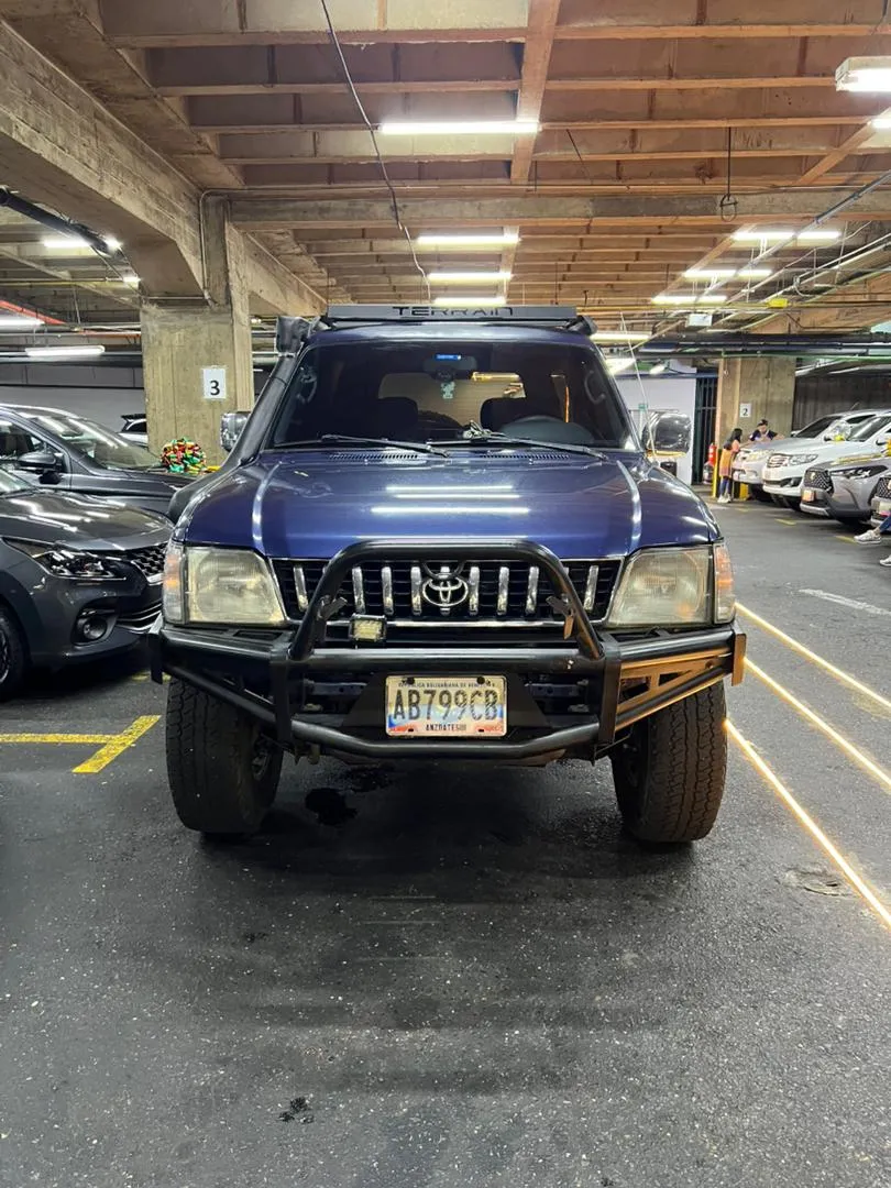 Toyota Meru 2005 Azul Caracas