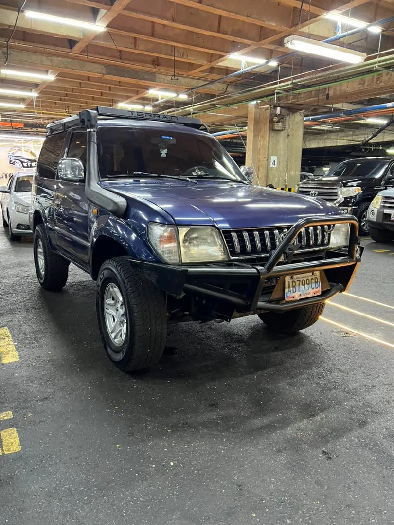 Toyota Meru 2005 Azul Caracas