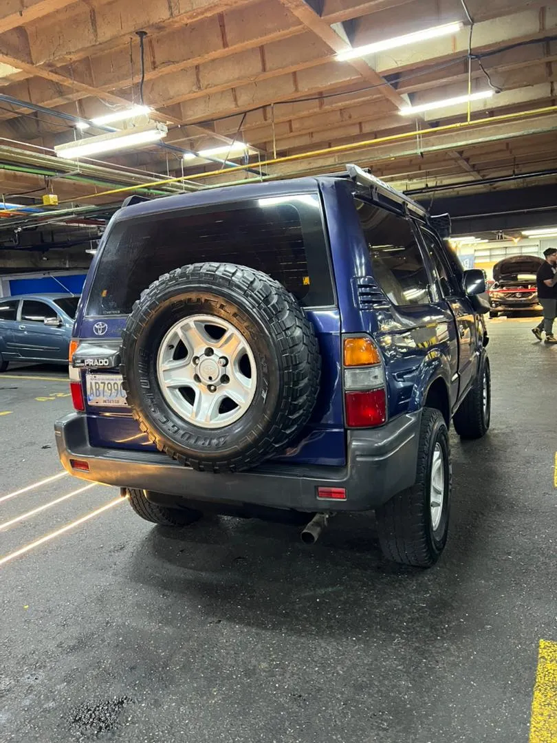 Toyota Meru 2005 Azul Caracas