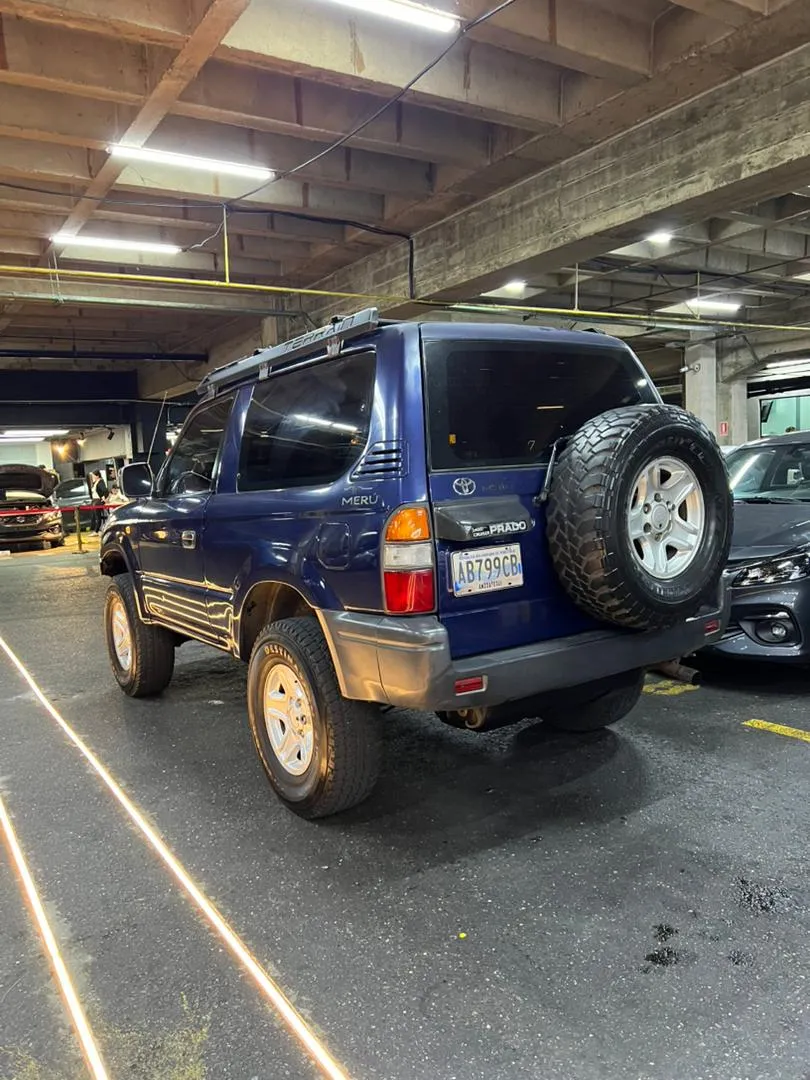Toyota Meru 2005 Azul Caracas
