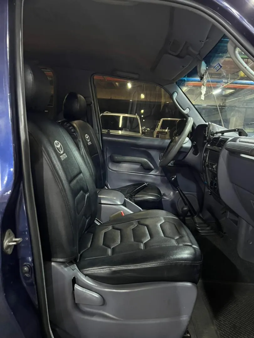 Toyota Meru 2005 Azul Caracas