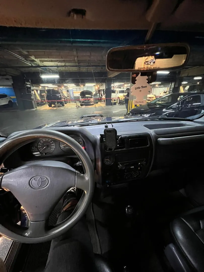 Toyota Meru 2005 azul8
