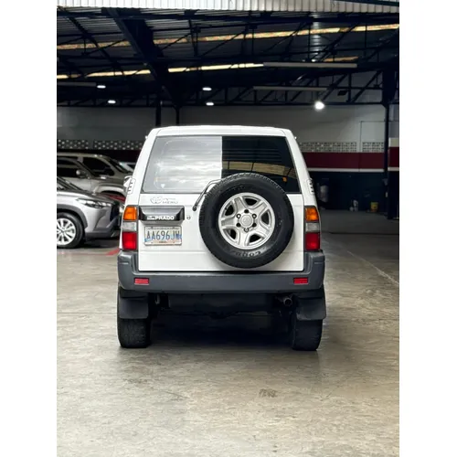 Toyota Land Cruiser Prado Merú 2006 Blanco Caracas