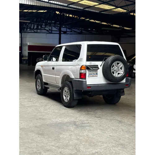 Toyota Land Cruiser Prado Merú 2006 Blanco Caracas