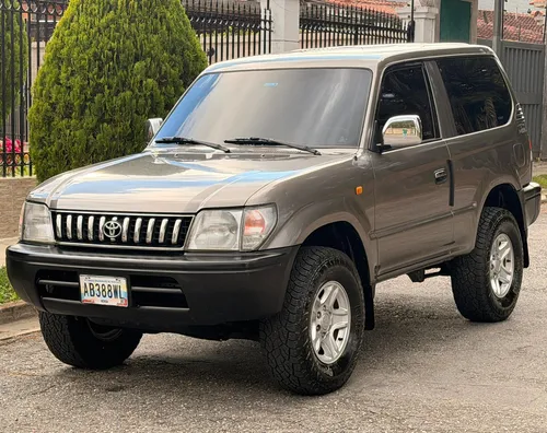 Toyota Meru 2007 Gris Caracas