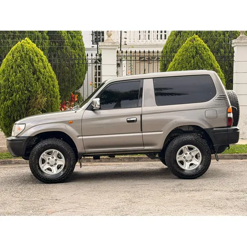 Toyota Meru 2007 Gris Caracas