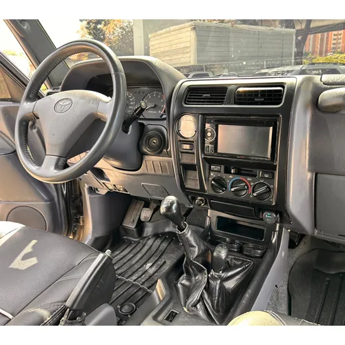 Toyota Meru 2007 Gris Caracas