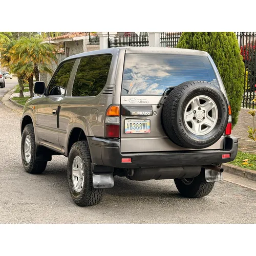 Toyota Meru 2007 Gris Caracas
