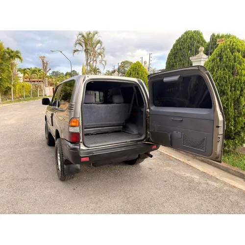 Toyota Meru 2007 Gris Caracas