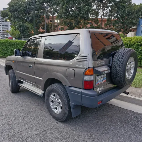 Toyota Meru 2007 Gris Caracas
