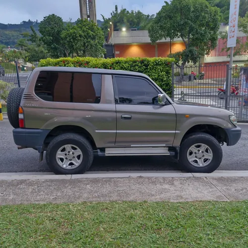 Toyota Meru 2007 Gris Caracas