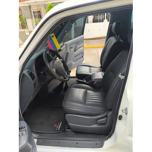 Toyota Land Cruiser Prado Merú 2007 Blanco Caracas