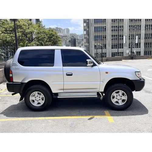 Toyota Land Cruiser Prado Merú 2005 Plateado Caracas