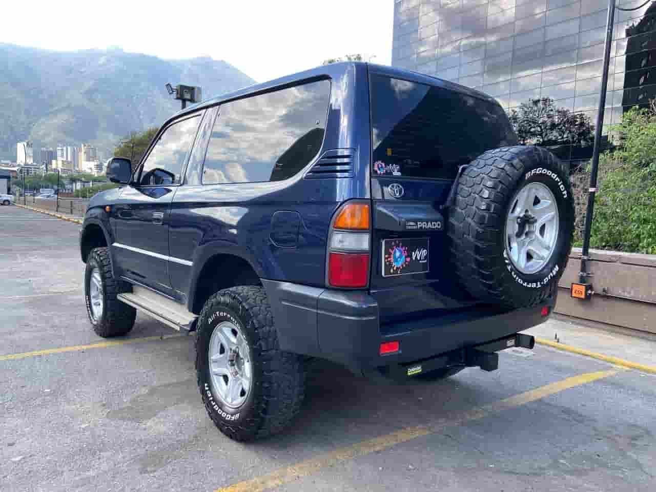 Toyota Meru Año 2007 Azul